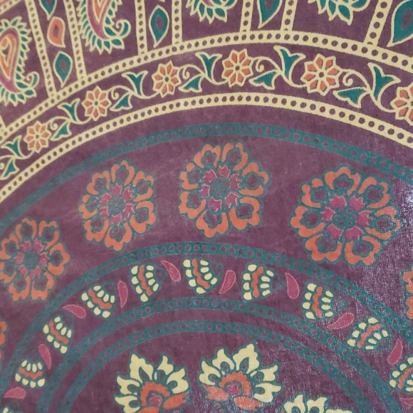 Multi colored tapestry - Picture 2 of 2